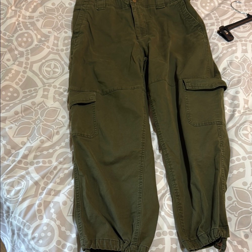 Old Navy Women's Olive Cargo Jeans